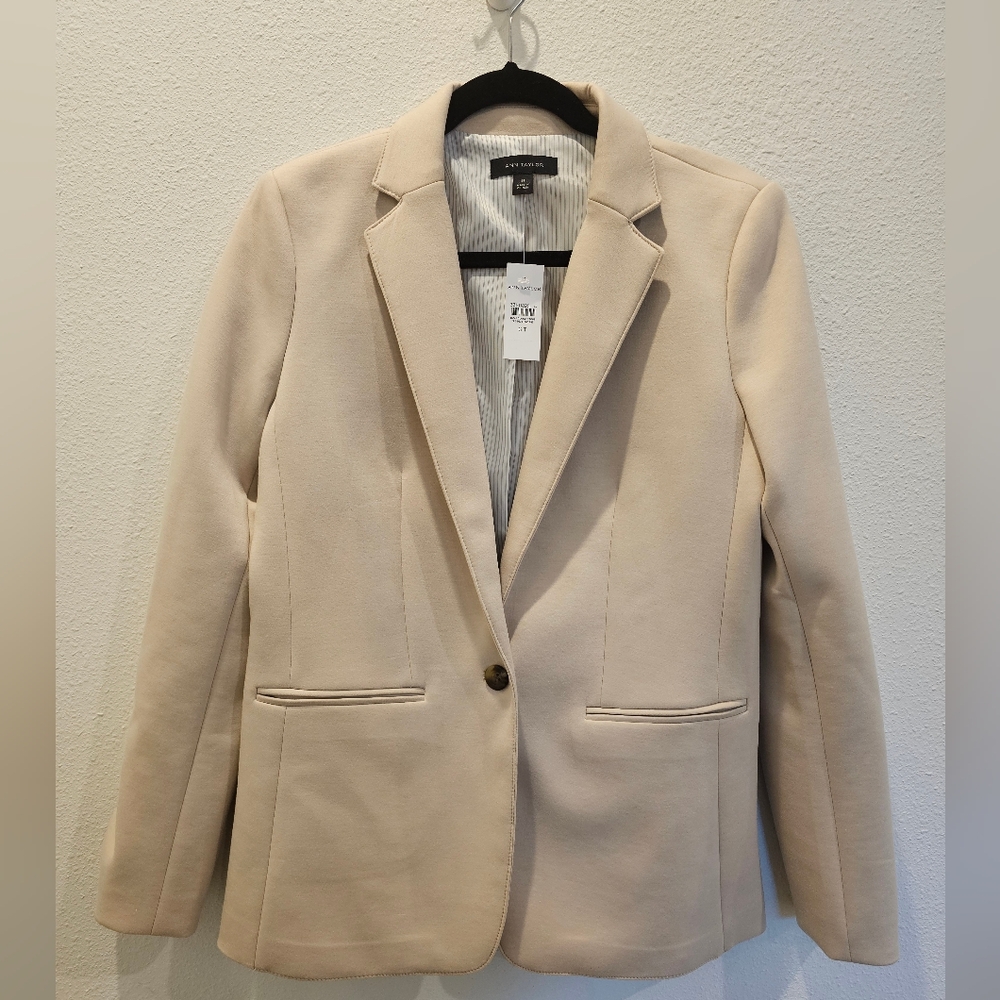 Ann Taylor *New with Tag* Cream Blazer size 6T